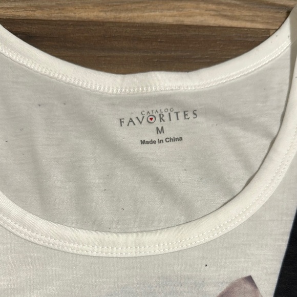 Catalog Favorites Black and White Cat Graphic Top size medium NWOT - Picture 2 of 4